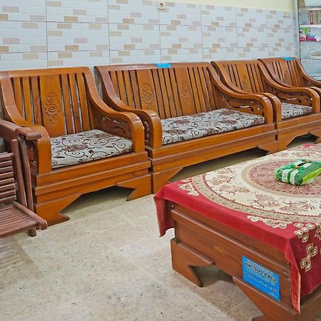 Putih Mulia Homestay Syariah Lumajang Ngoại thất bức ảnh