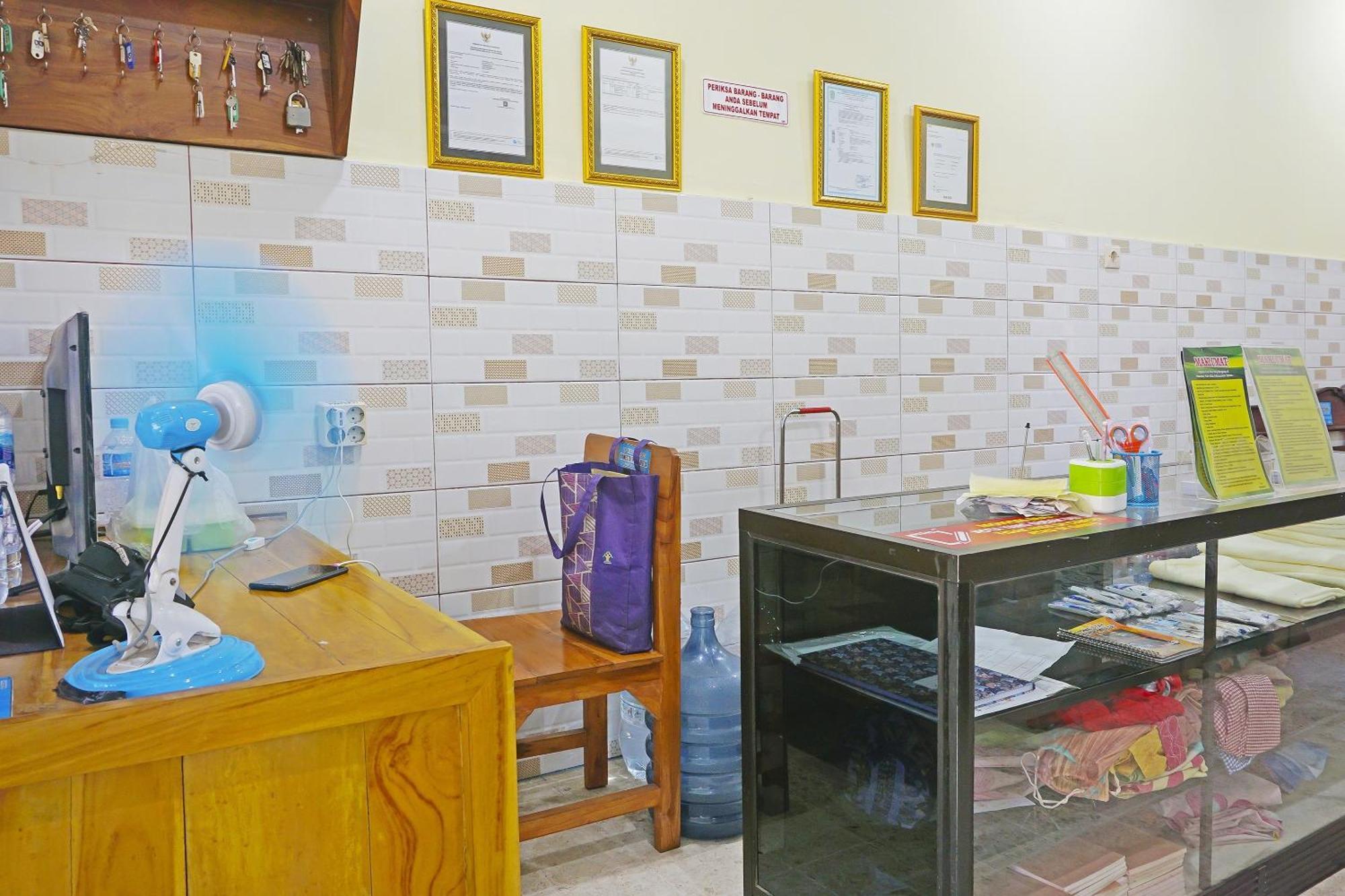Putih Mulia Homestay Syariah Lumajang Ngoại thất bức ảnh