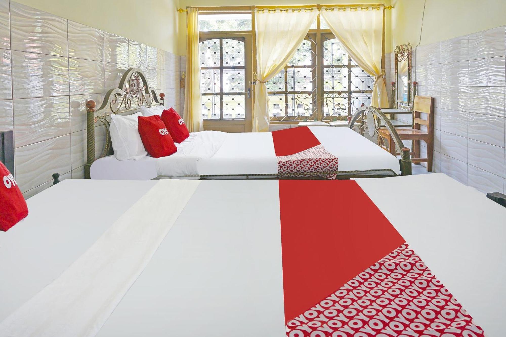 Putih Mulia Homestay Syariah Lumajang Ngoại thất bức ảnh