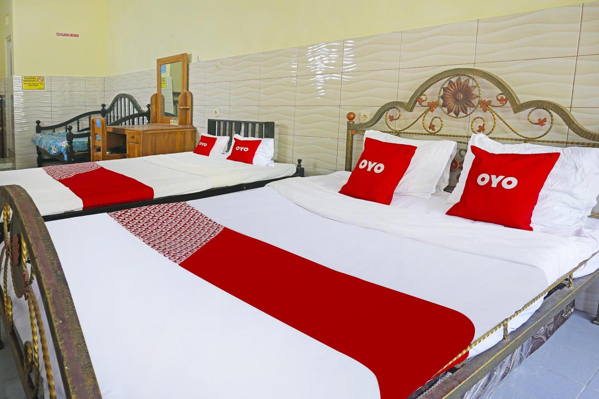 Putih Mulia Homestay Syariah Lumajang Ngoại thất bức ảnh