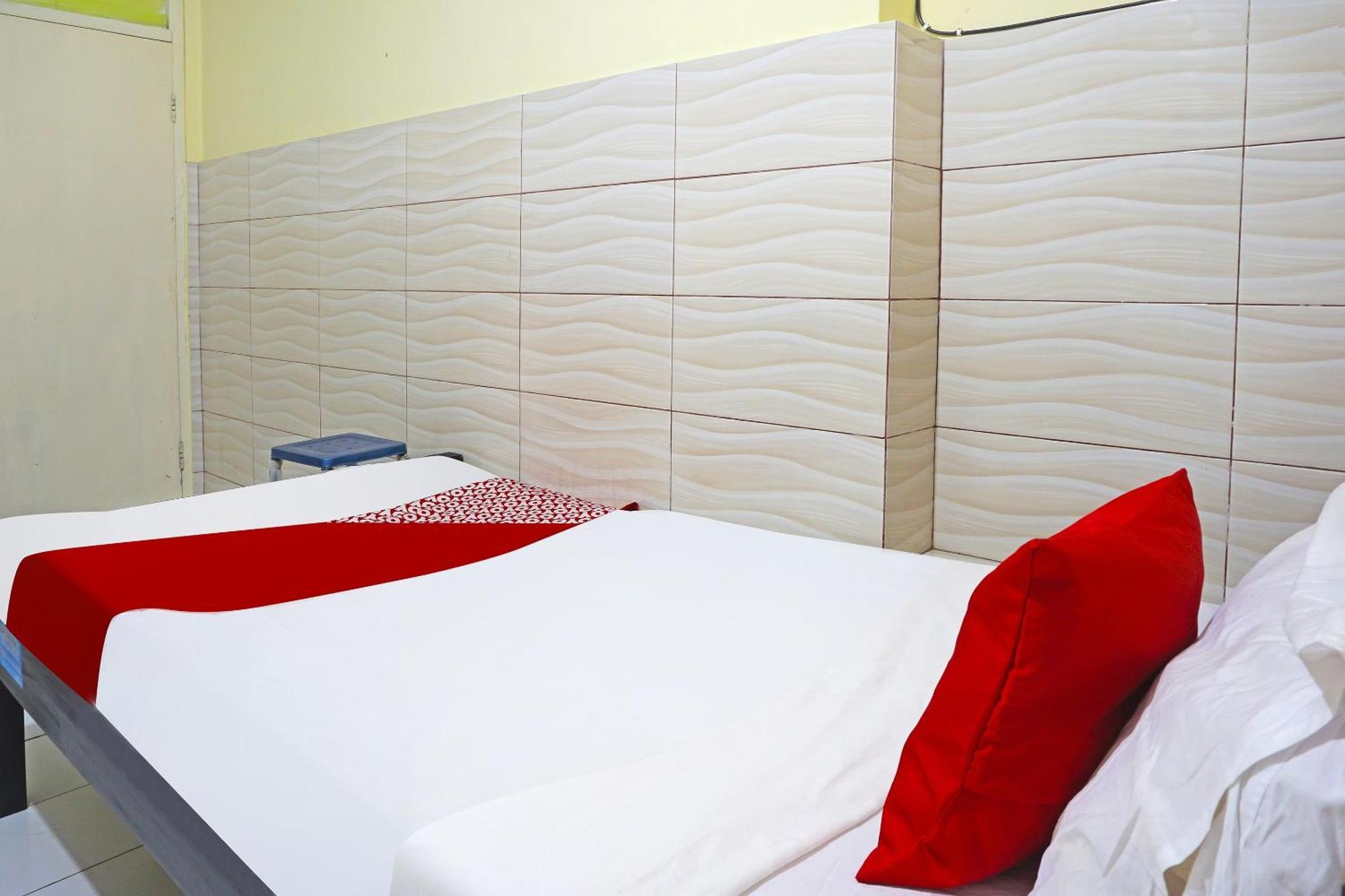 Putih Mulia Homestay Syariah Lumajang Ngoại thất bức ảnh
